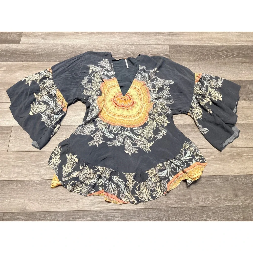 Free People Tunic Top Womens‎ XS Grey Yellow Sunrise Boho Ruffle Sleeve V Neck